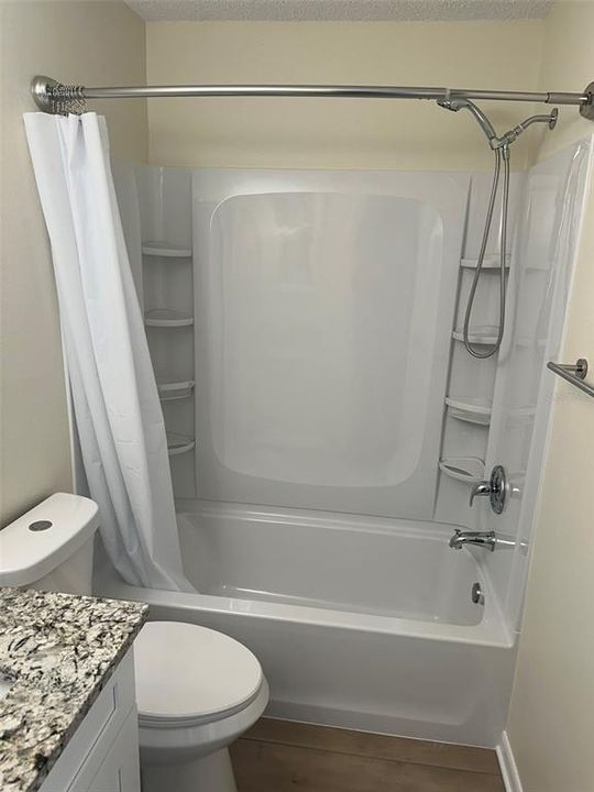 На продажу: $179,999 (2 спален, 2 ванн, 935 Квадратных фут)