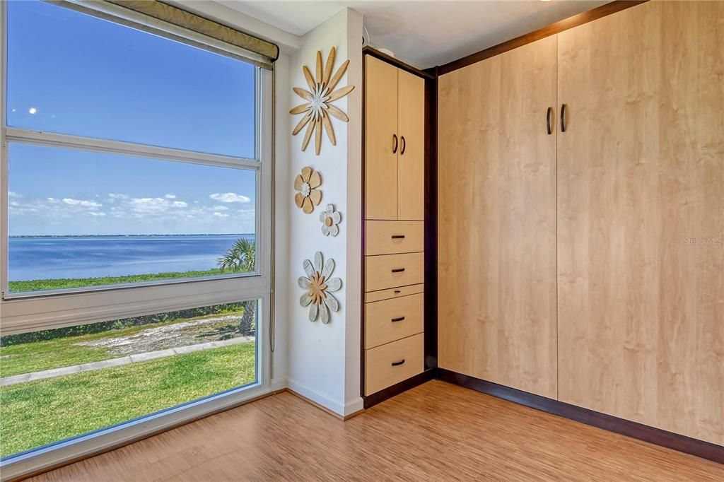 На продажу: $759,000 (2 спален, 2 ванн, 1325 Квадратных фут)