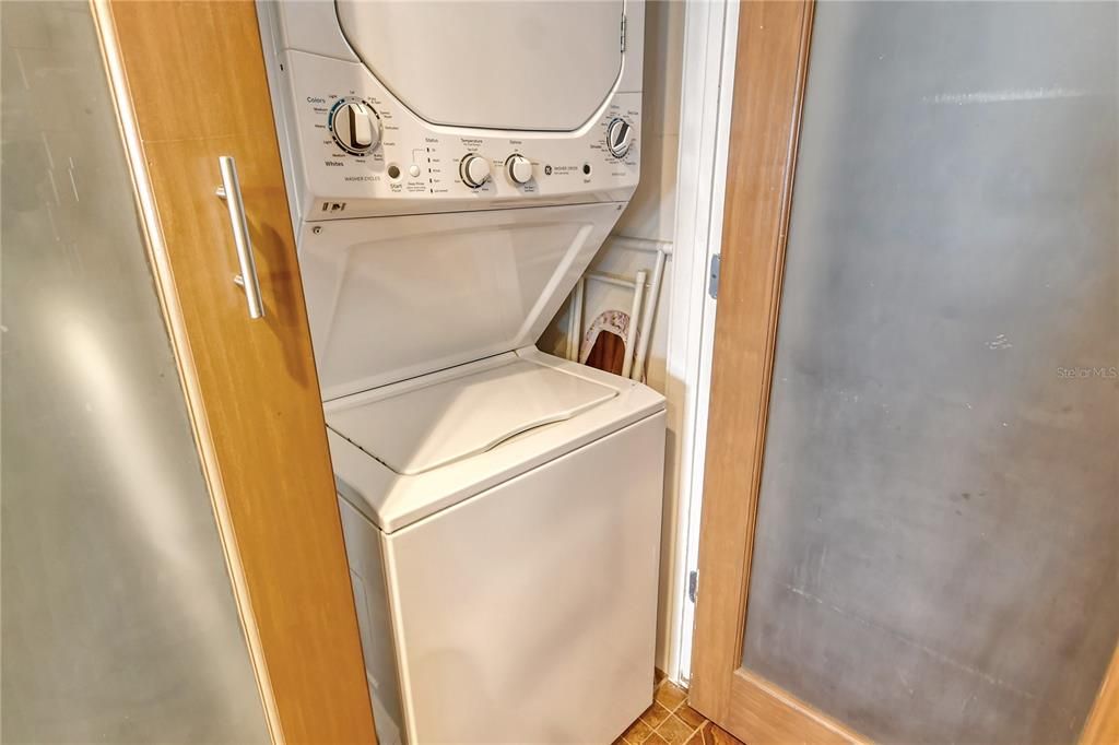 На продажу: $759,000 (2 спален, 2 ванн, 1325 Квадратных фут)
