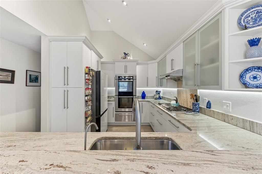 En Venta: $2,200,000 (3 camas, 3 baños, 1640 Pies cuadrados)