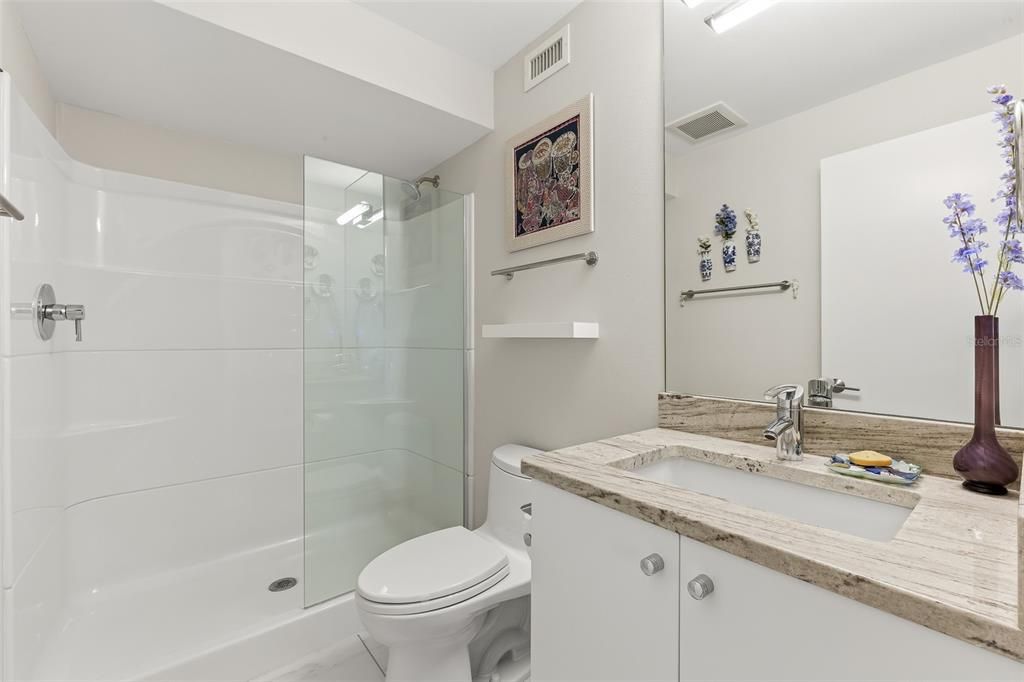 En Venta: $2,200,000 (3 camas, 3 baños, 1640 Pies cuadrados)