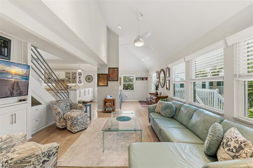 En Venta: $2,200,000 (3 camas, 3 baños, 1640 Pies cuadrados)