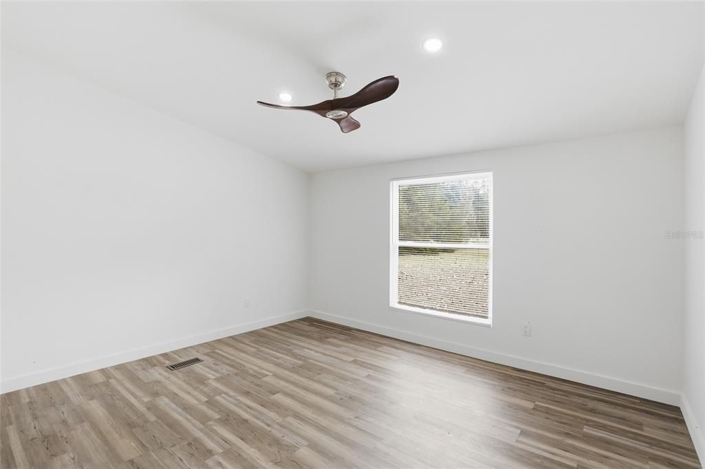 For Sale: $225,000 (3 beds, 2 baths, 1188 Square Feet)