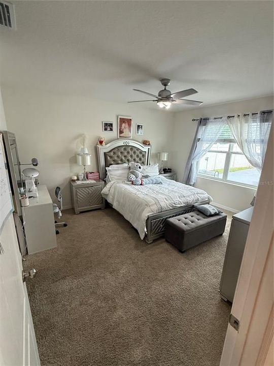 En Venta: $399,000 (3 camas, 2 baños, 1697 Pies cuadrados)
