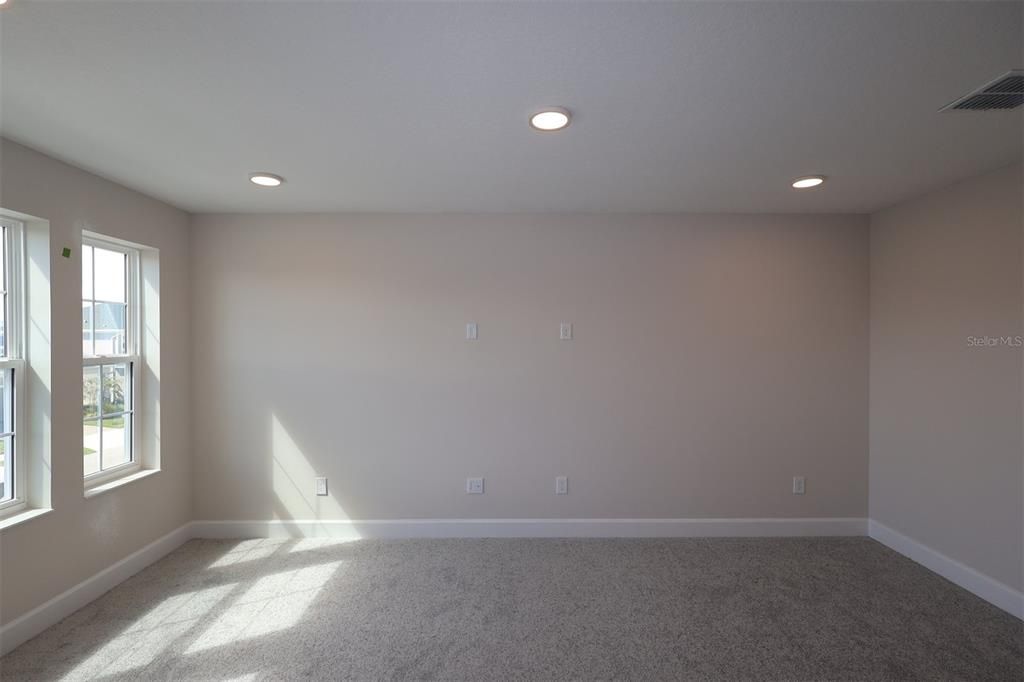 En Venta: $519,990 (4 camas, 3 baños, 2489 Pies cuadrados)