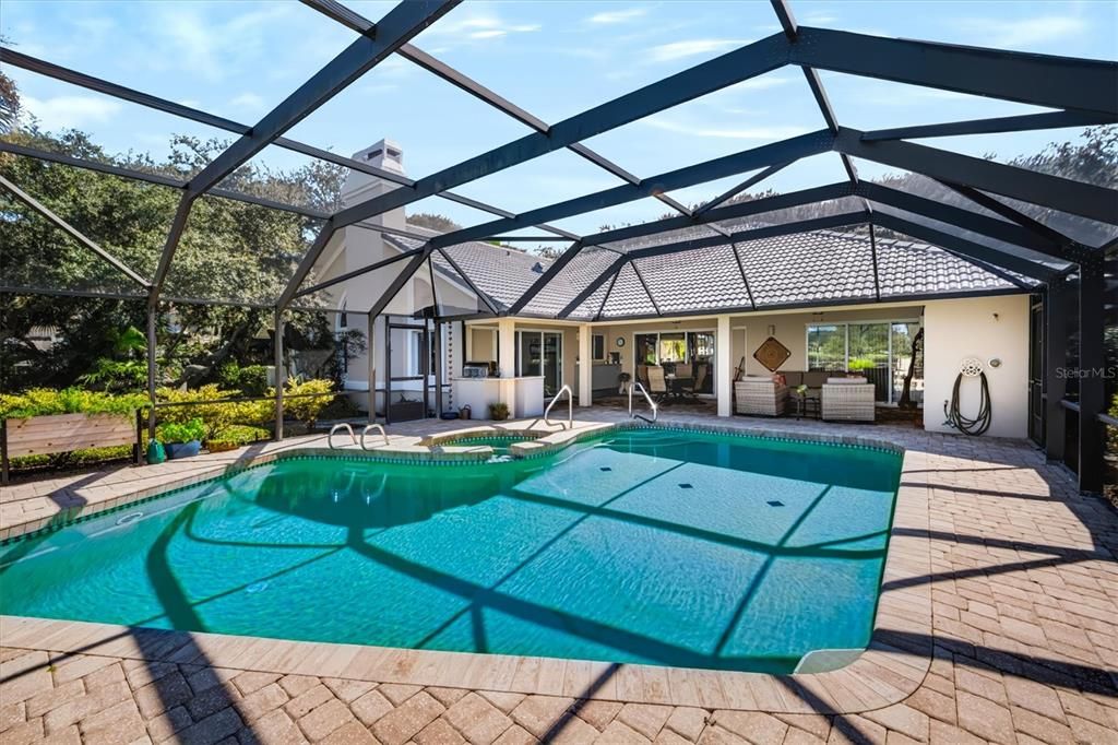 En Venta: $992,000 (3 camas, 2 baños, 2484 Pies cuadrados)