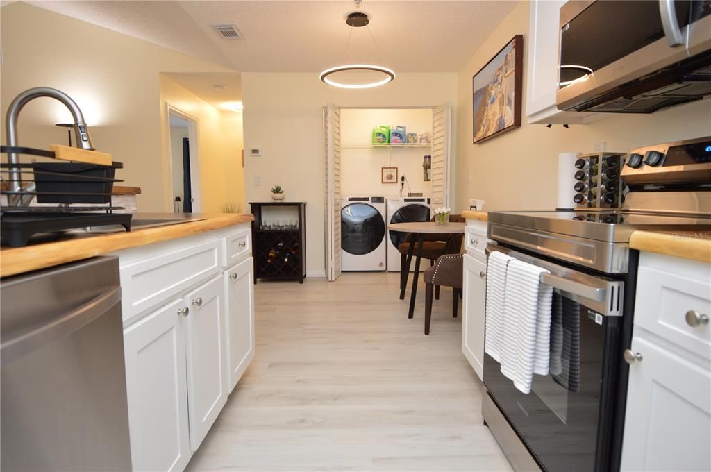 For Rent: $2,000 (1 beds, 1 baths, 742 Square Feet)