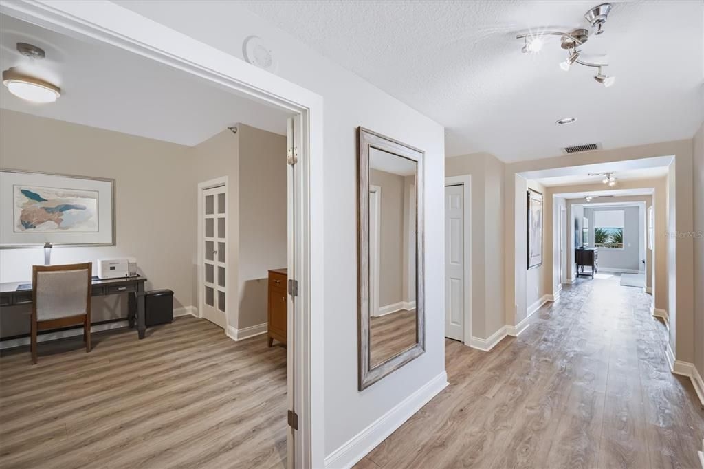 En Venta: $924,000 (3 camas, 3 baños, 2161 Pies cuadrados)