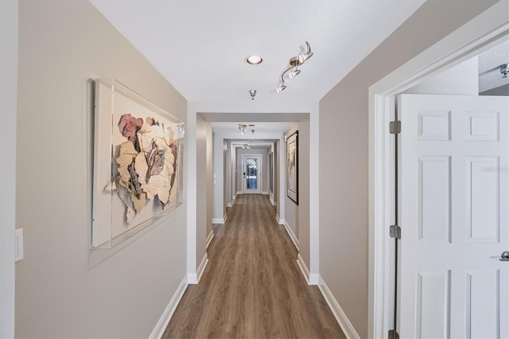 En Venta: $924,000 (3 camas, 3 baños, 2161 Pies cuadrados)