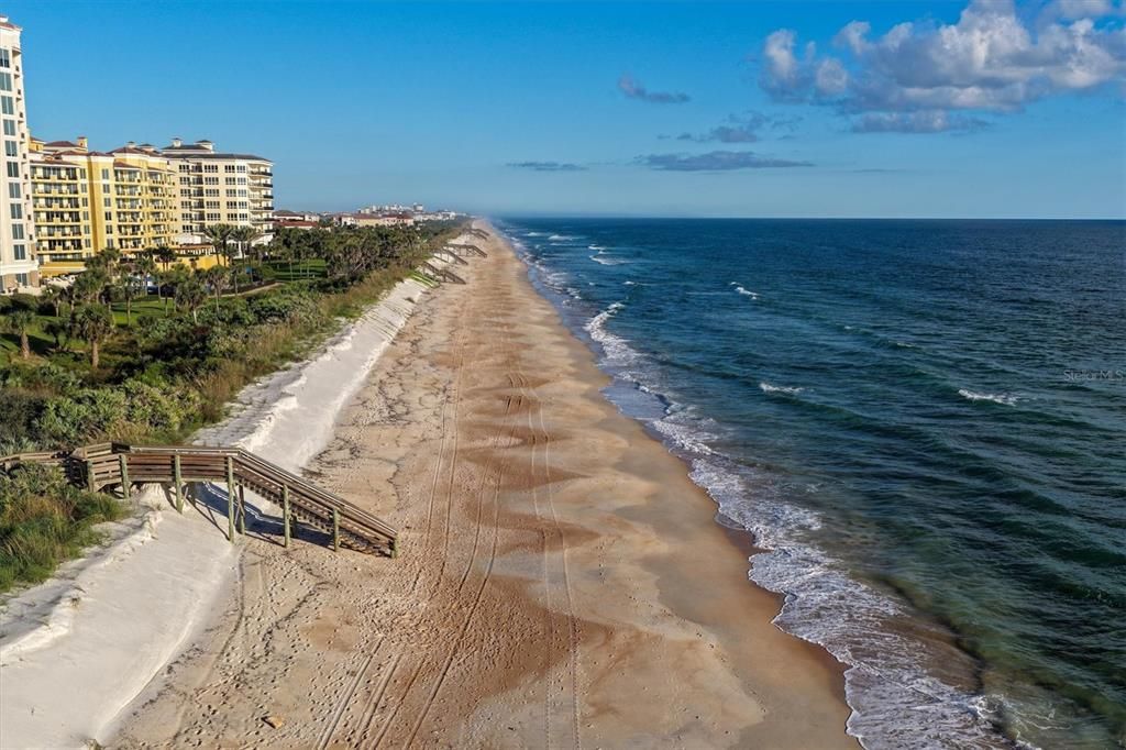 En Venta: $924,000 (3 camas, 3 baños, 2161 Pies cuadrados)