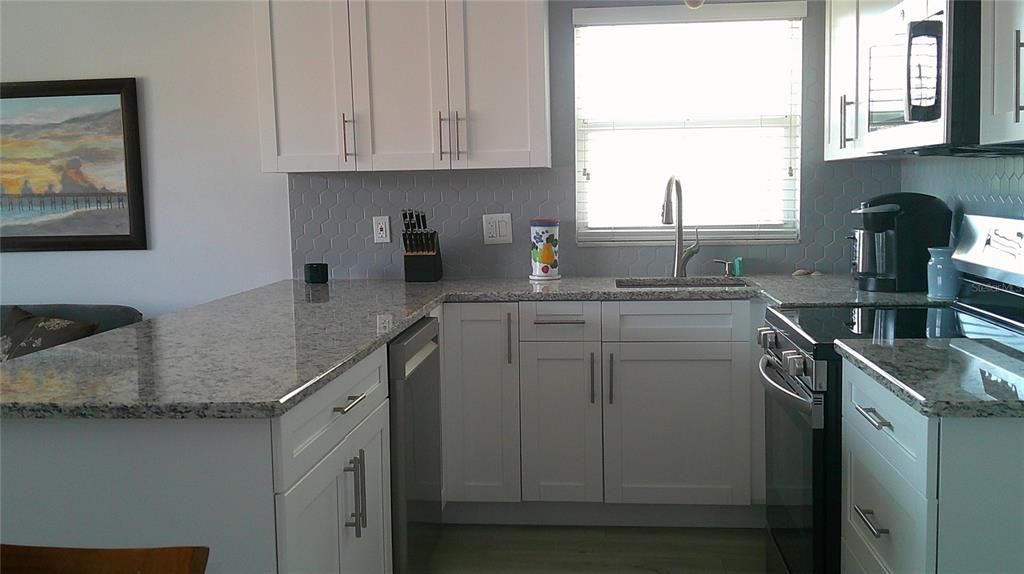 For Rent: $1,600 (1 beds, 1 baths, 560 Square Feet)