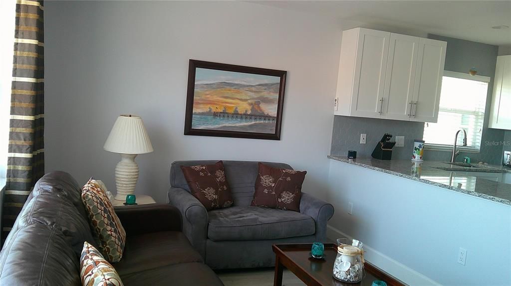 For Rent: $1,600 (1 beds, 1 baths, 560 Square Feet)