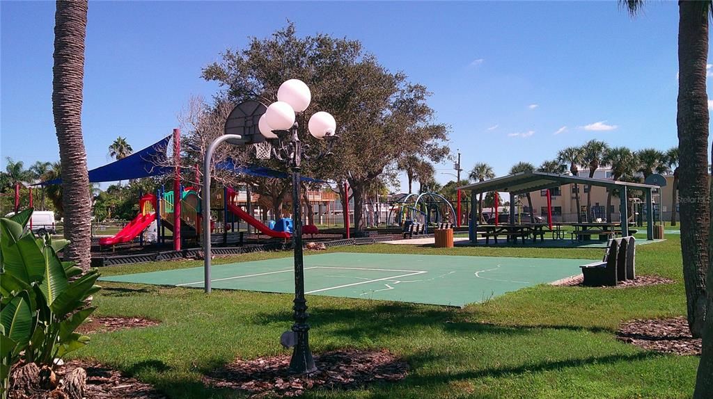 For Rent: $1,600 (1 beds, 1 baths, 560 Square Feet)