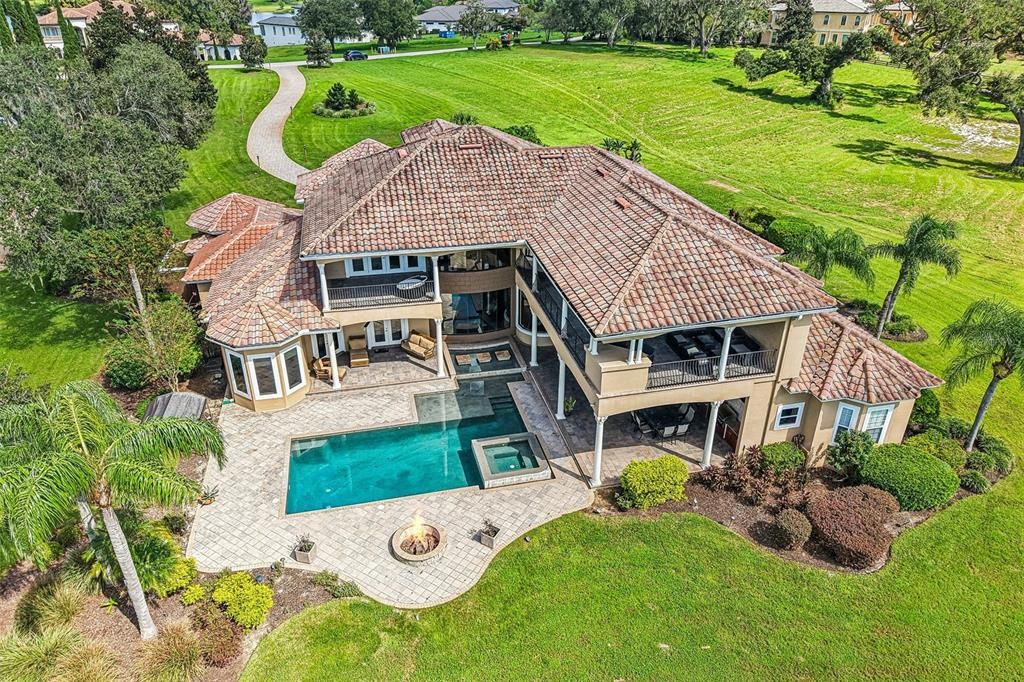 На продажу: $3,299,900 (5 спален, 5 ванн, 7098 Квадратных фут)
