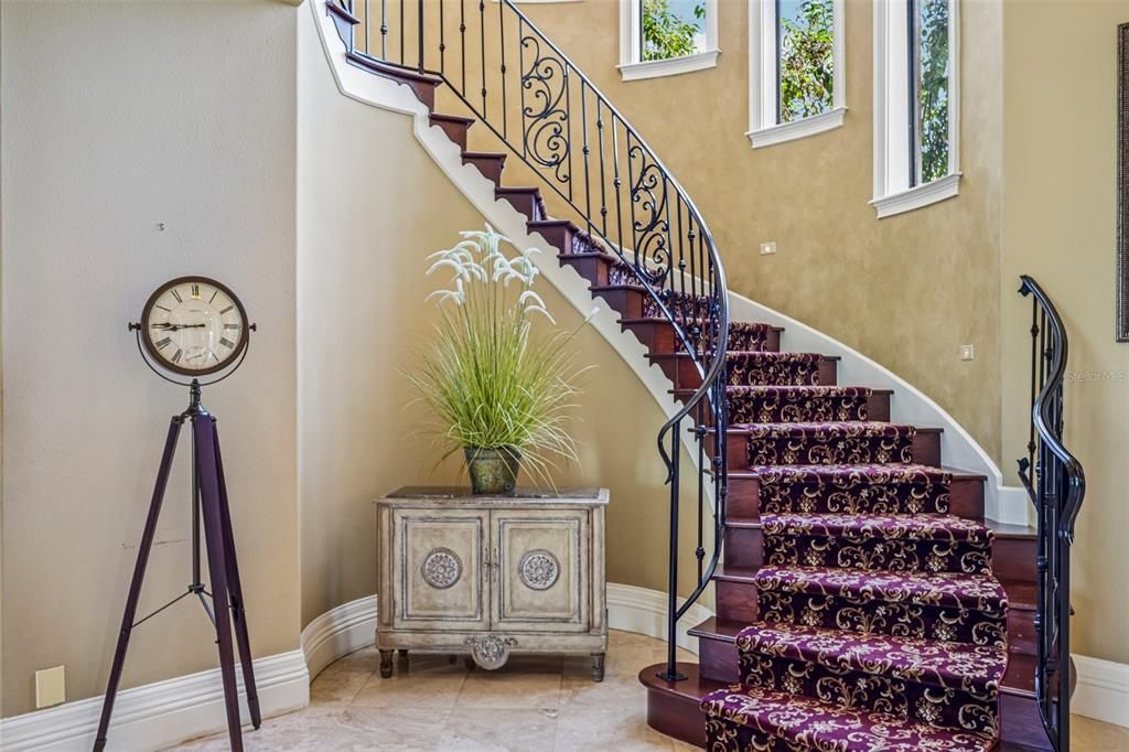На продажу: $3,299,900 (5 спален, 5 ванн, 7098 Квадратных фут)