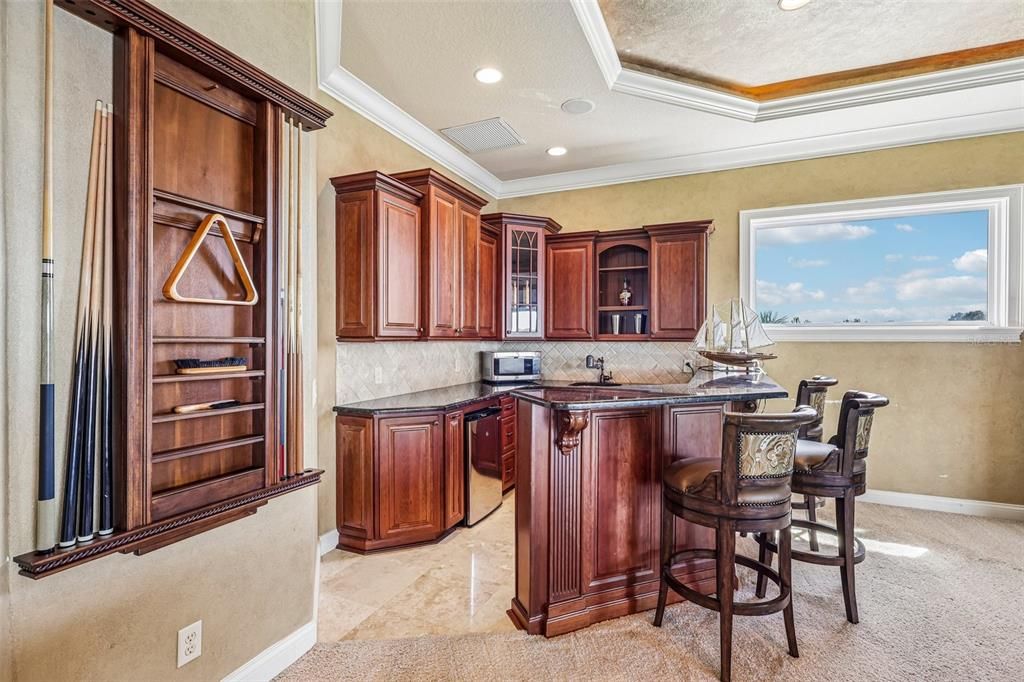 На продажу: $3,299,900 (5 спален, 5 ванн, 7098 Квадратных фут)