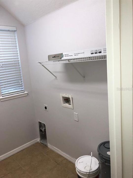 For Rent: $2,200 (3 beds, 2 baths, 1699 Square Feet)
