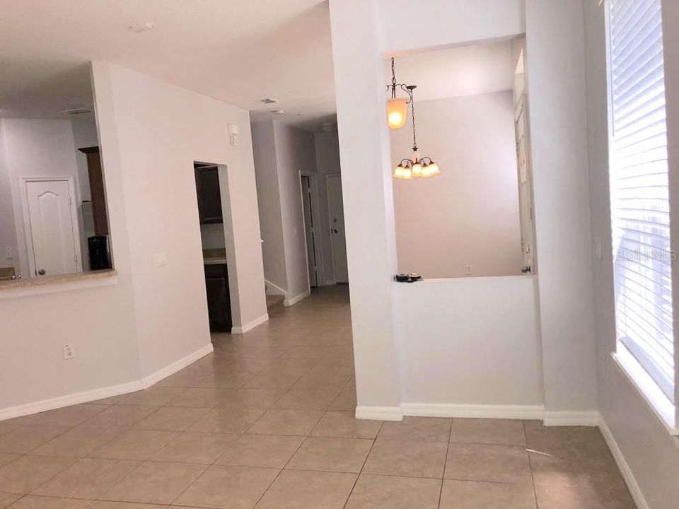 For Rent: $2,200 (3 beds, 2 baths, 1699 Square Feet)
