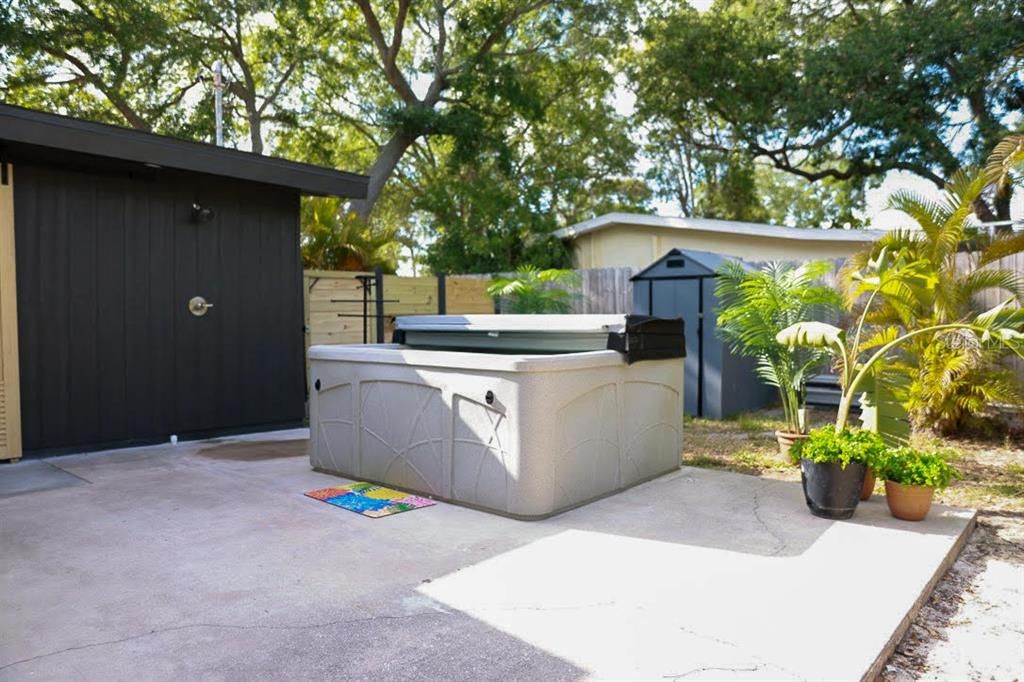 На продажу: $469,900 (2 спален, 2 ванн, 840 Квадратных фут)