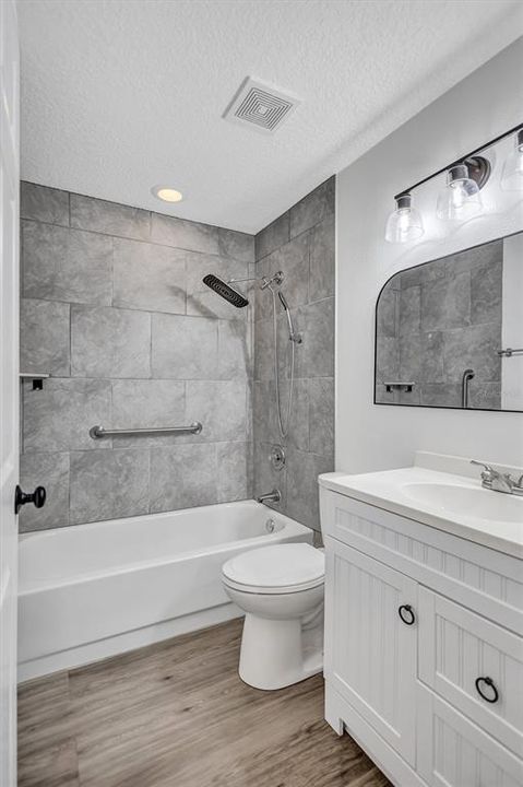 For Rent: $2,150 (2 beds, 2 baths, 1004 Square Feet)