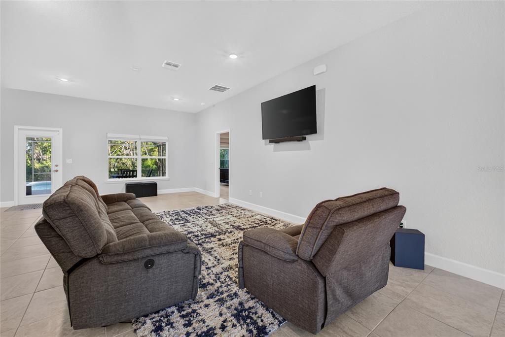 For Sale: $545,000 (4 beds, 3 baths, 2555 Square Feet)