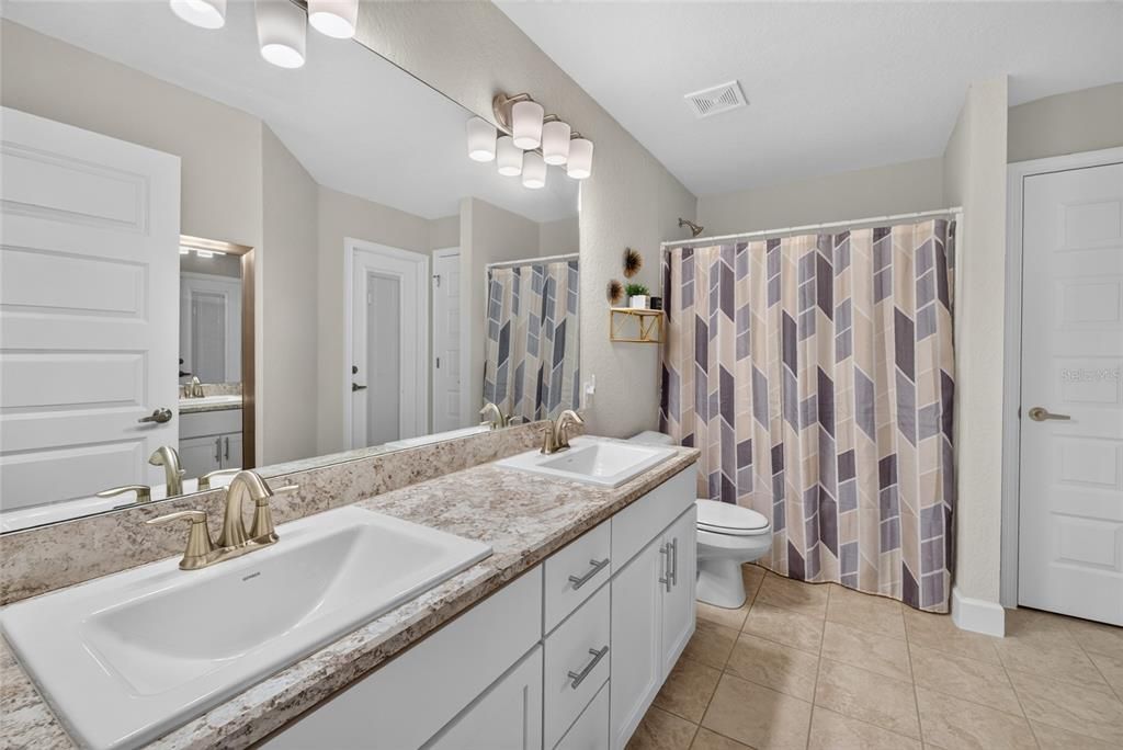 For Sale: $545,000 (4 beds, 3 baths, 2555 Square Feet)