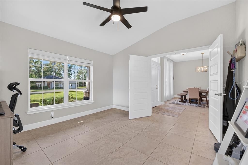 For Sale: $545,000 (4 beds, 3 baths, 2555 Square Feet)