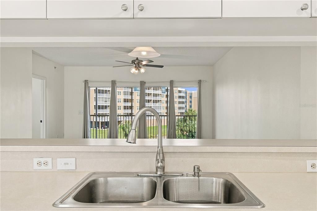 For Sale: $375,000 (2 beds, 2 baths, 1320 Square Feet)