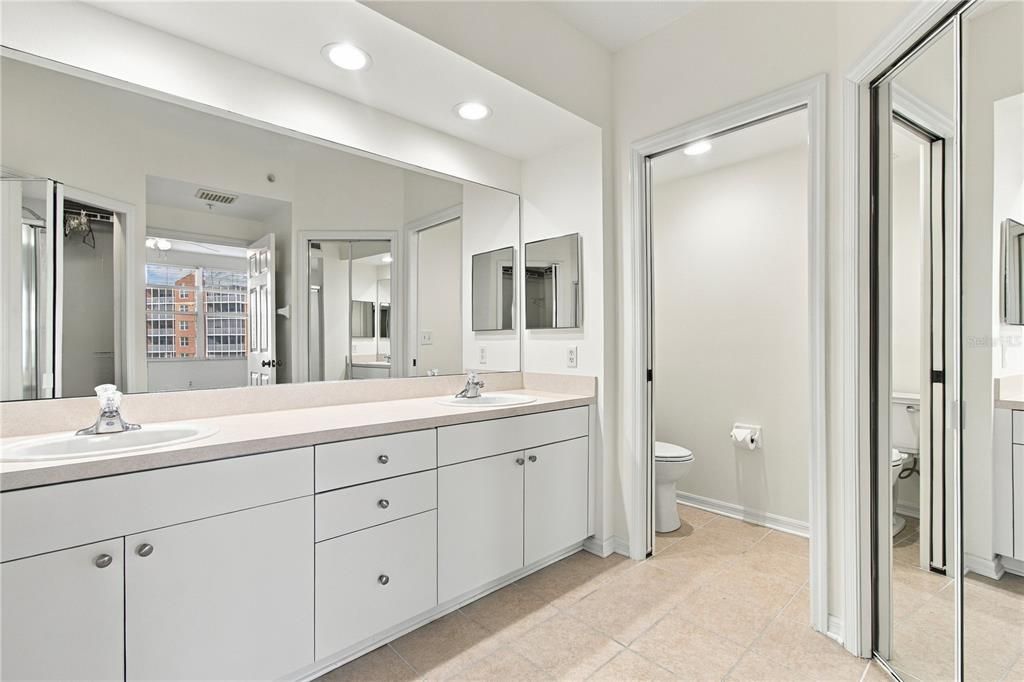 For Sale: $375,000 (2 beds, 2 baths, 1320 Square Feet)