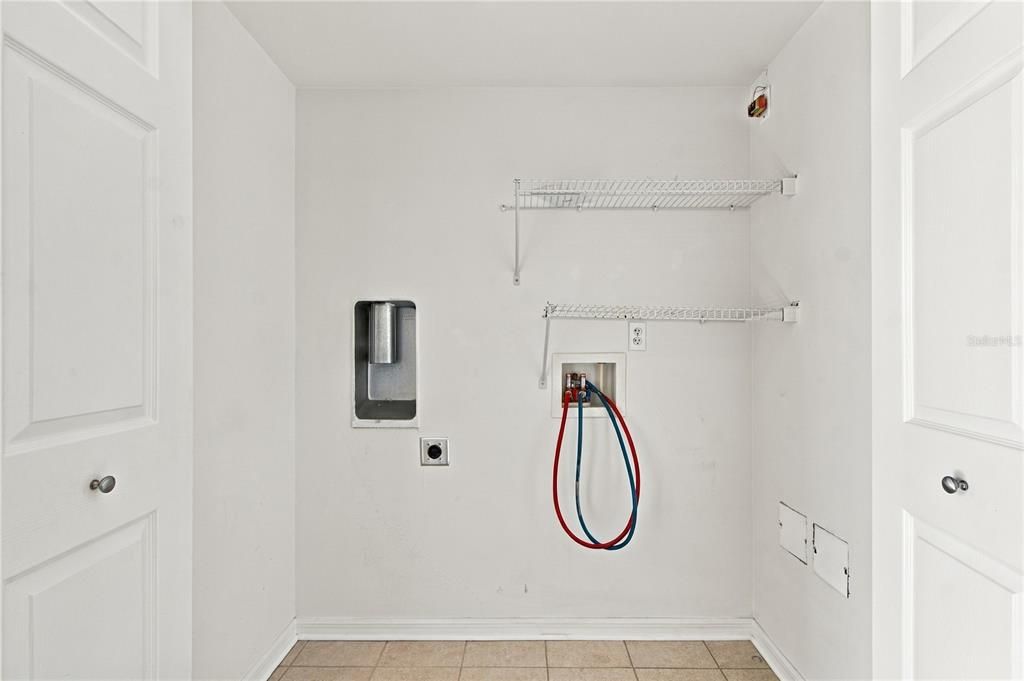 For Sale: $375,000 (2 beds, 2 baths, 1320 Square Feet)