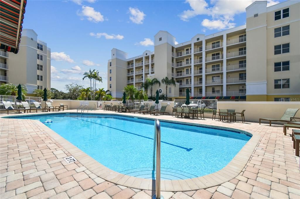 For Sale: $375,000 (2 beds, 2 baths, 1320 Square Feet)