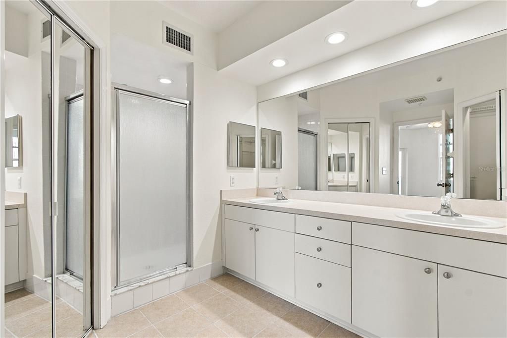 For Sale: $375,000 (2 beds, 2 baths, 1320 Square Feet)