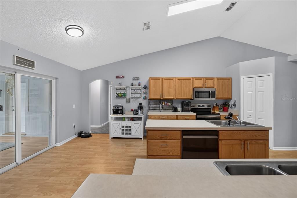 For Sale: $359,900 (4 beds, 2 baths, 2256 Square Feet)