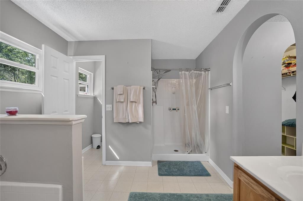 For Sale: $359,900 (4 beds, 2 baths, 2256 Square Feet)