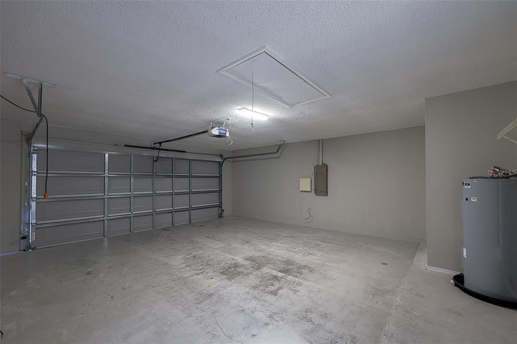 For Sale: $325,000 (4 beds, 2 baths, 1594 Square Feet)