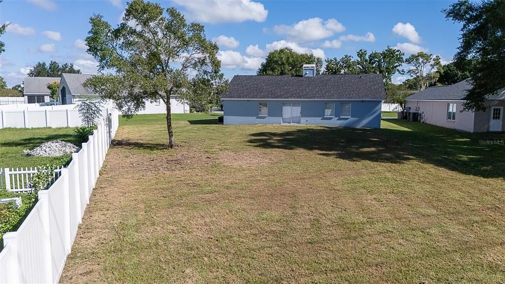 For Sale: $325,000 (4 beds, 2 baths, 1594 Square Feet)