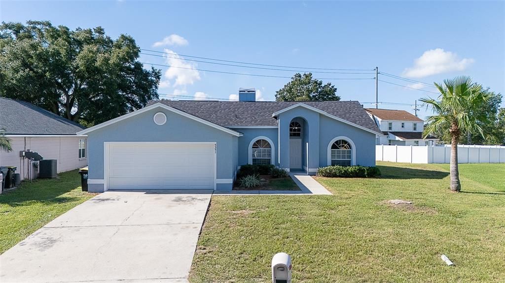 For Sale: $325,000 (4 beds, 2 baths, 1594 Square Feet)