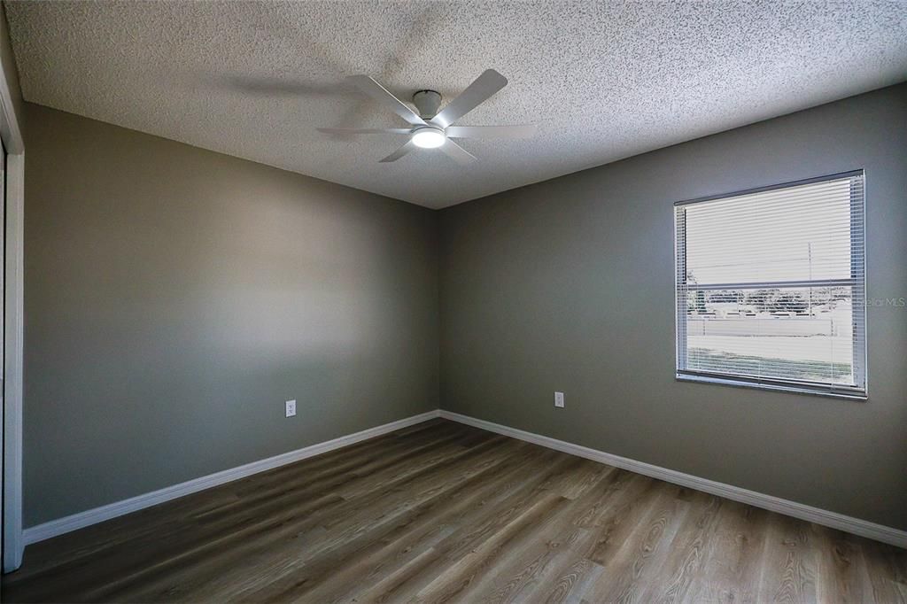 For Sale: $325,000 (4 beds, 2 baths, 1594 Square Feet)