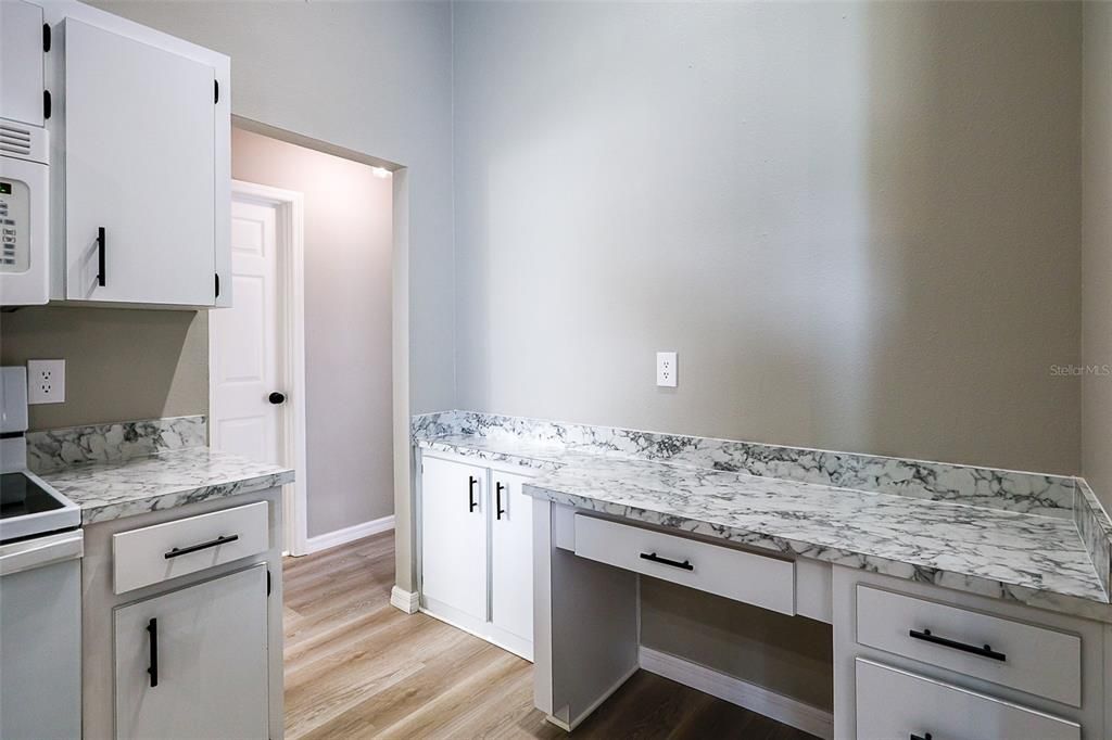 For Sale: $325,000 (4 beds, 2 baths, 1594 Square Feet)