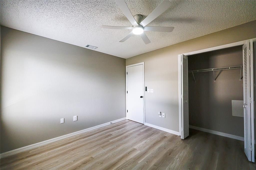 For Sale: $325,000 (4 beds, 2 baths, 1594 Square Feet)