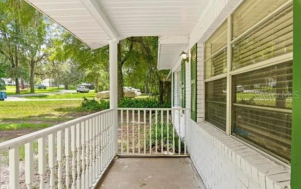 For Sale: $230,000 (3 beds, 2 baths, 1296 Square Feet)