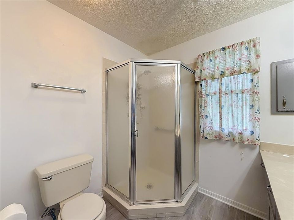 На продажу: $299,000 (2 спален, 2 ванн, 1248 Квадратных фут)
