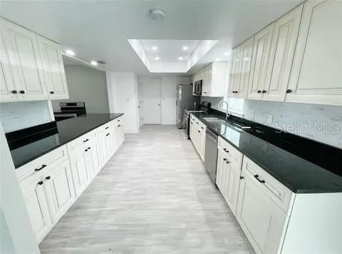 На продажу: $435,000 (5 спален, 3 ванн, 2536 Квадратных фут)