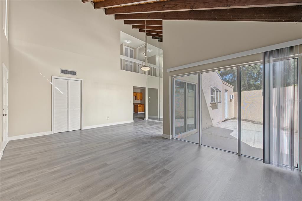 For Sale: $249,000 (3 beds, 2 baths, 1405 Square Feet)