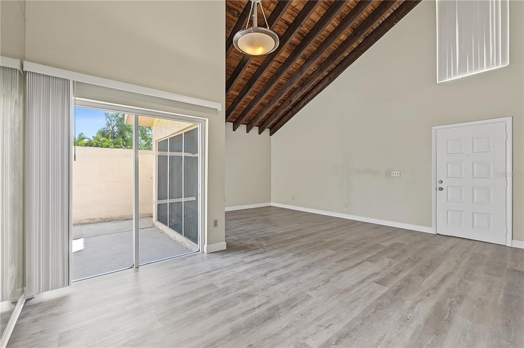 For Sale: $249,000 (3 beds, 2 baths, 1405 Square Feet)