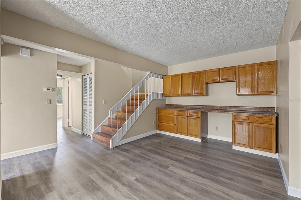 For Sale: $249,000 (3 beds, 2 baths, 1405 Square Feet)