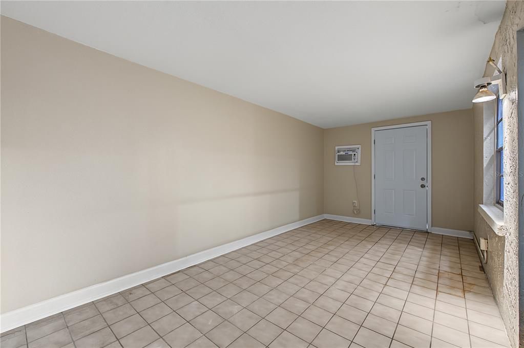 For Sale: $249,000 (3 beds, 2 baths, 1405 Square Feet)