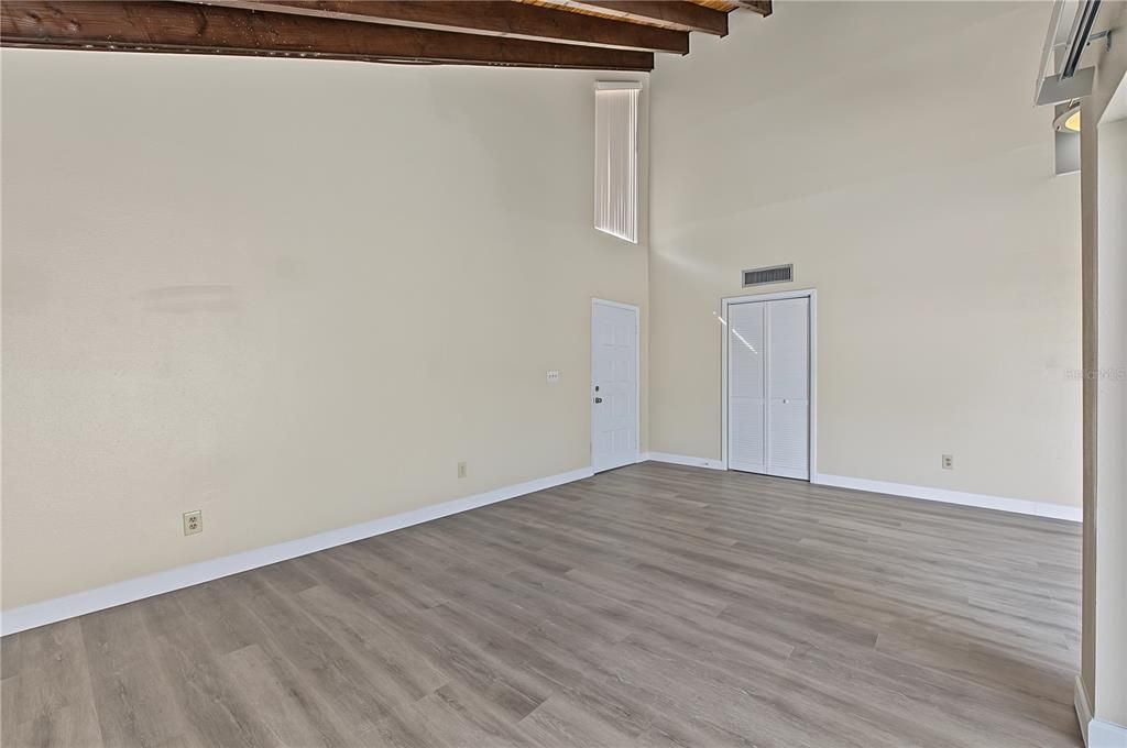 For Sale: $249,000 (3 beds, 2 baths, 1405 Square Feet)