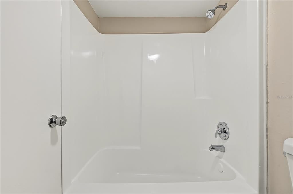 For Sale: $249,000 (3 beds, 2 baths, 1405 Square Feet)