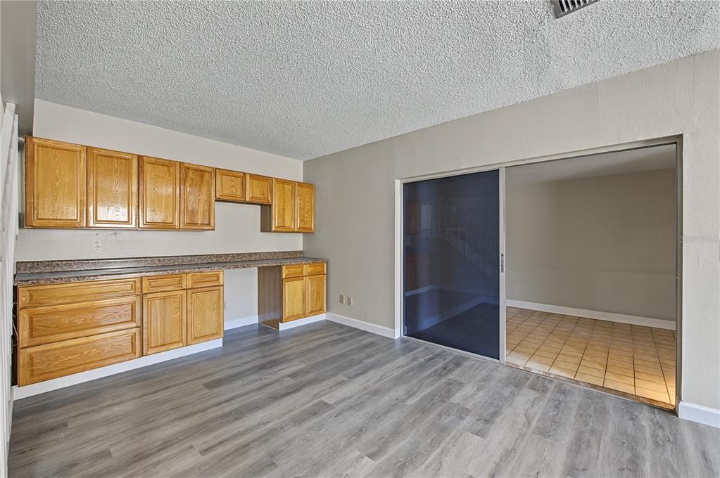 For Sale: $249,000 (3 beds, 2 baths, 1405 Square Feet)